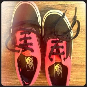 Vans.. pink and black. Very comfortable!